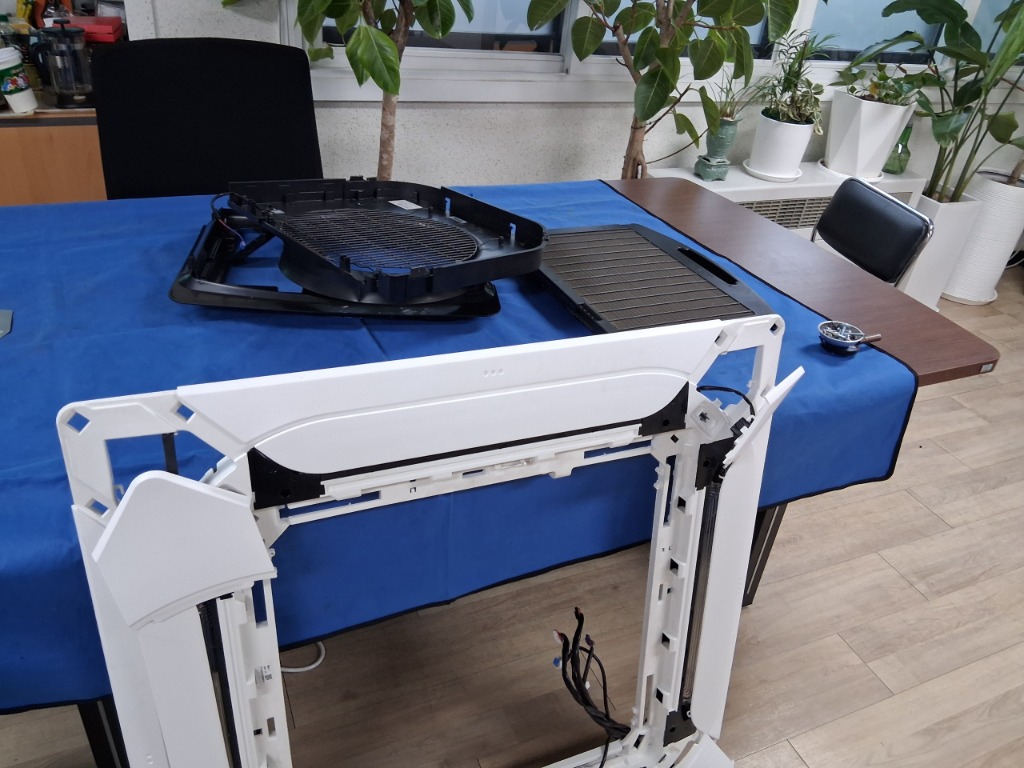 4웨이 에어컨 분해 사진 1